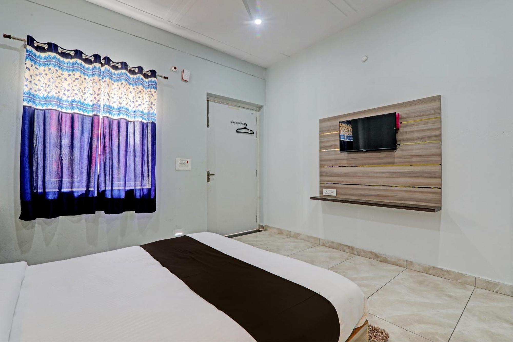 Collection O Maharaja Resort Varanasi Exterior photo
