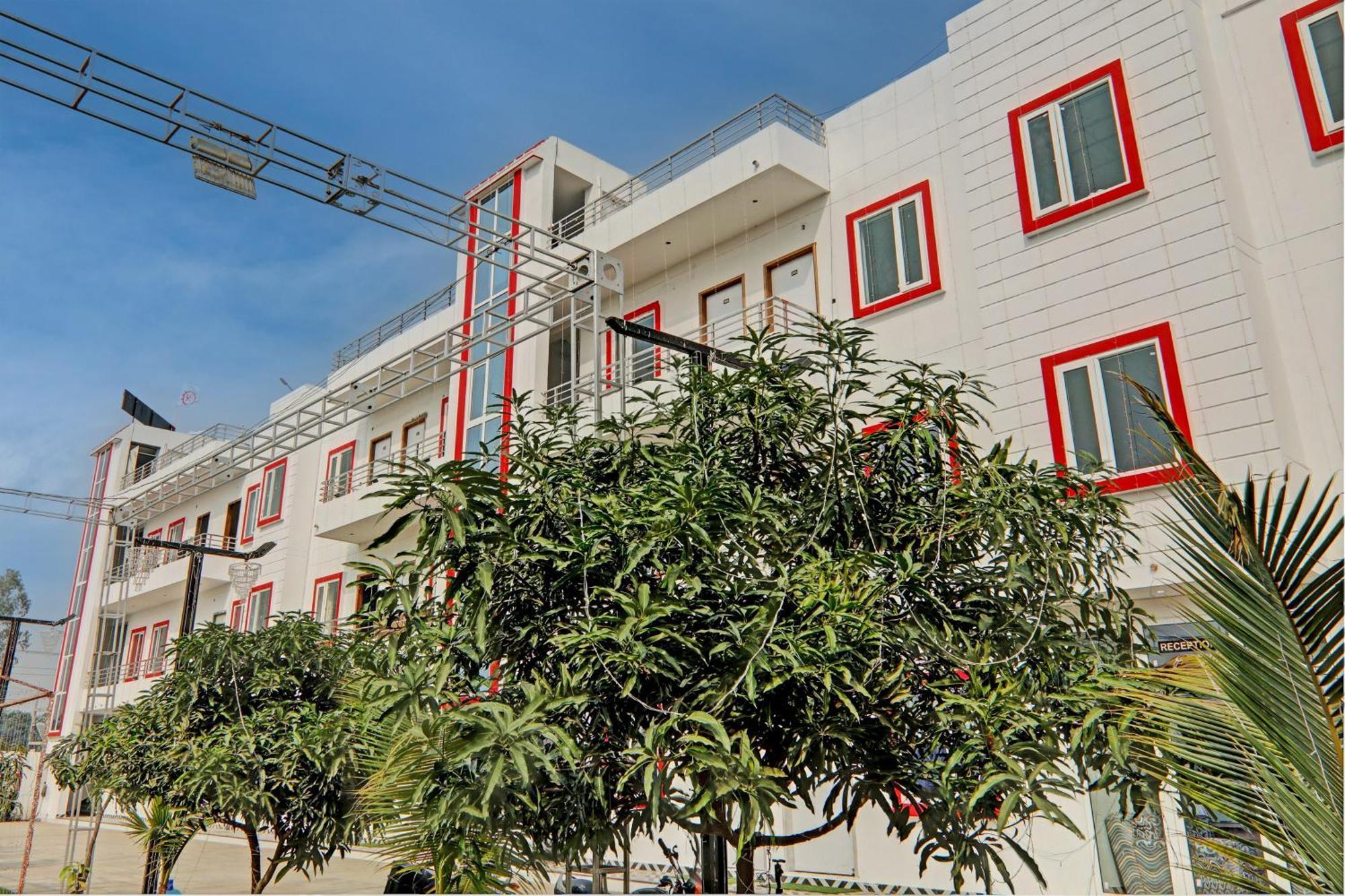 Collection O Maharaja Resort Varanasi Exterior photo